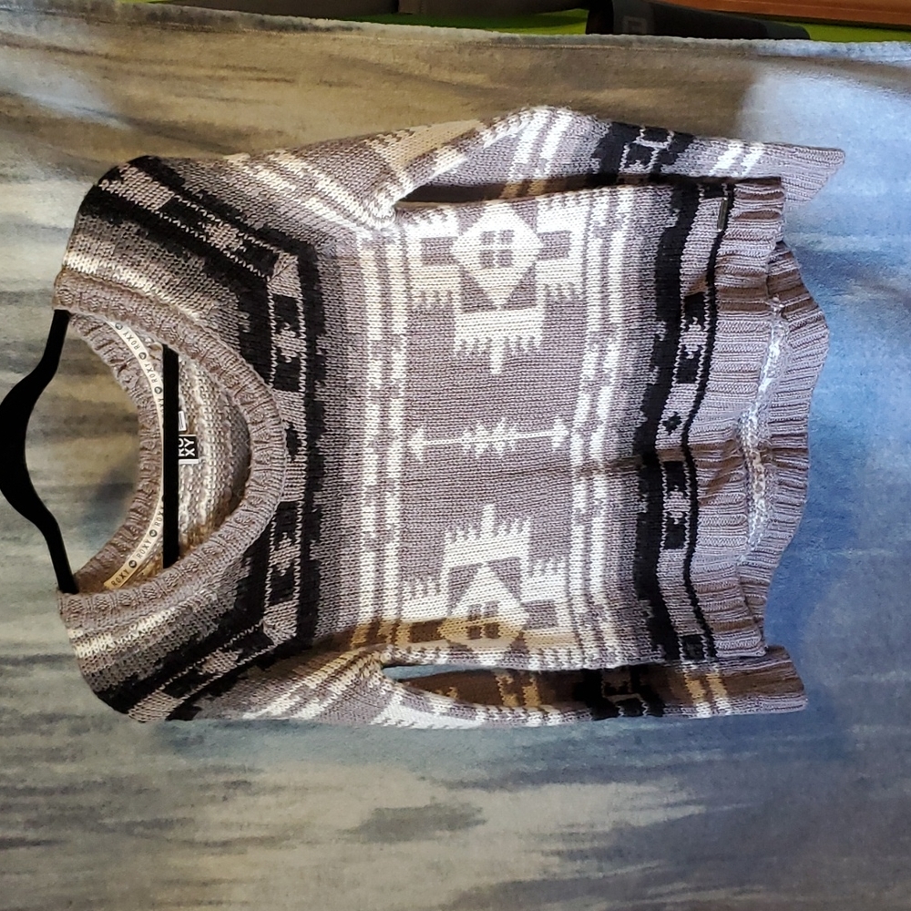 🎉 Roxy Geometric Sweater